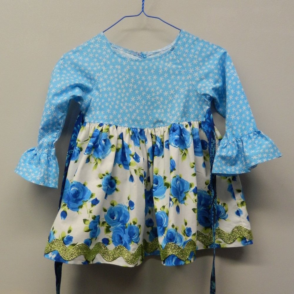Matilda Jane Platinum Raglan Top Blue Roses size 6